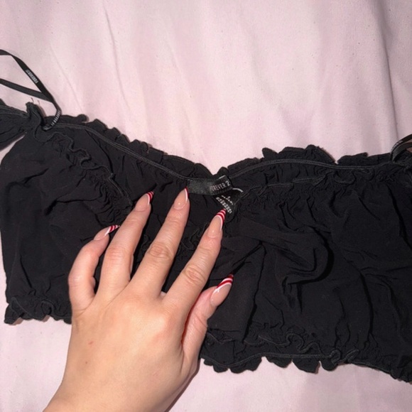 Forever 21 Off The Shoulder Top - Picture 5 of 7